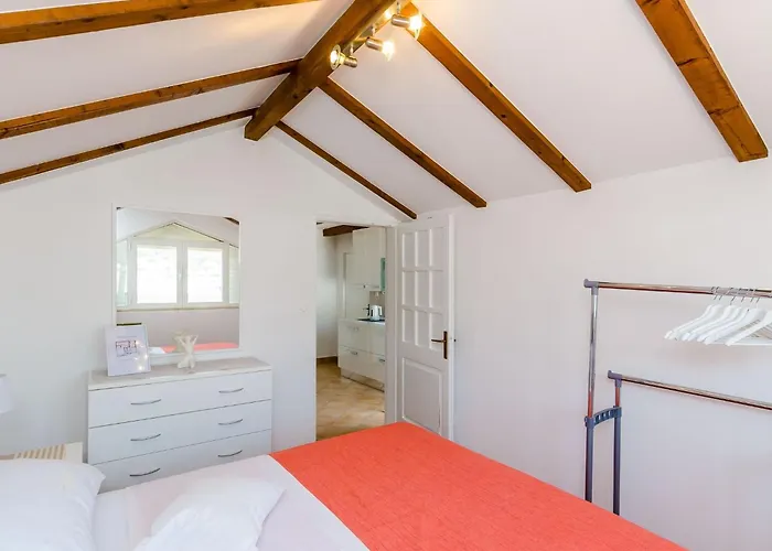 Marina View - One-bedroom With Terrace And Sea View Dubrownik