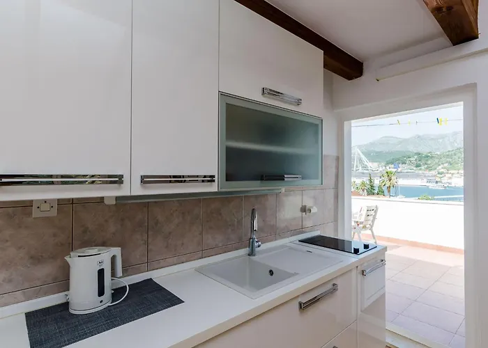 Marina View - One-bedroom With Terrace And Sea View Dubrownik