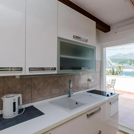 Marina View - One-bedroom With Terrace And Sea View Dubrovnik