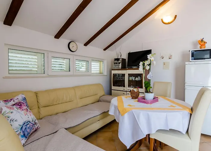 公寓 Marina View - One-bedroom With Terrace And Sea View *