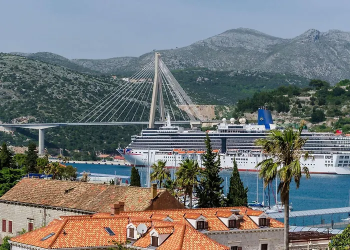 Marina View - One-bedroom With Terrace And Sea View